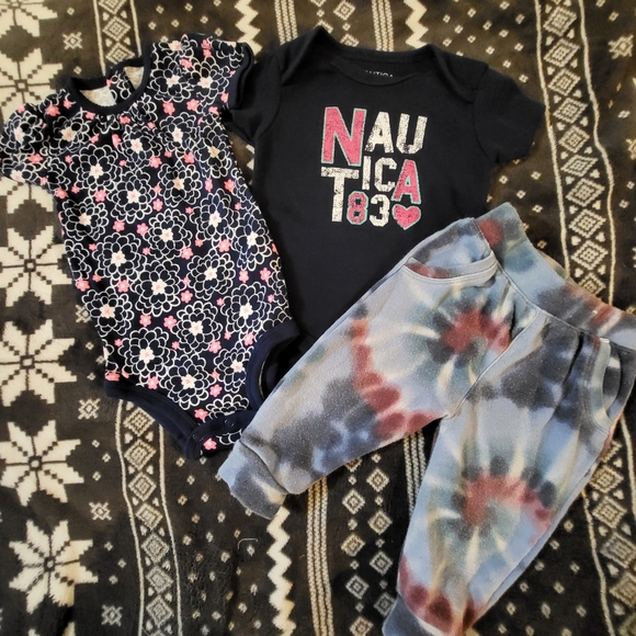 Nautica/Simple Joy Bodysuits & Garanimals Tye Dye Sweats 6-9mth - Picture 1 of 5